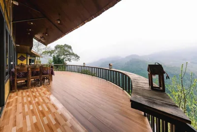 테라스 딸린 패밀리룸 — Sapana Mountain Retreat